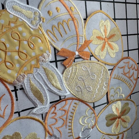 easter - spring round table clots - Picture 4 of 5